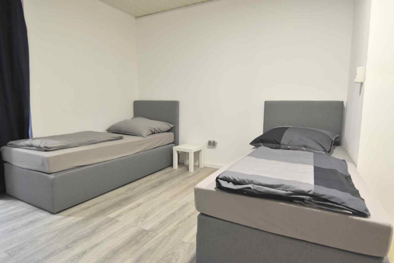 Apartment Monteurzimmer Mit Pantry-küche In Köln